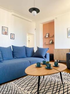 Au pied de la Cathédrale de Bourges - 6