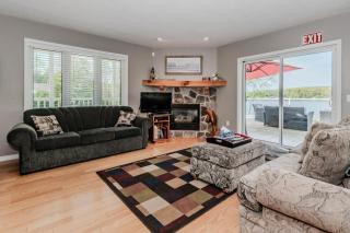 Lakeside Retreat With Hot Tub & Dock - Lion's Head - 6