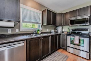 Lakeside Retreat With Hot Tub & Dock - Lion's Head - 5