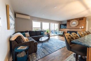 #StayinMyDistrict Garibaldi Bay Views - 4