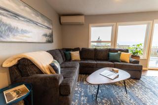 #StayinMyDistrict Garibaldi Bay Views - Garibaldi - 5