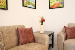 Lovely 3BR Oasis with Pool & Private Parking in Masdar City - Abu Dhabi - 7