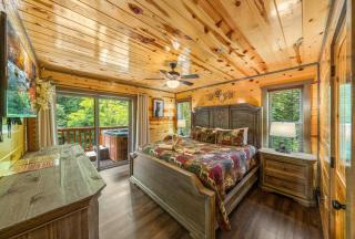 Indoor Pool, Ping pong, Karaoke, Theater, Hot tub - 3