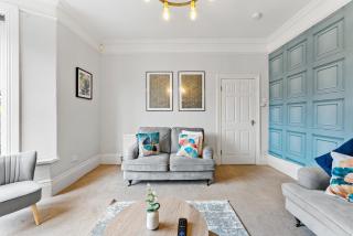 Luxury 6-BR home, Monthly Savings, Free Parking - 0