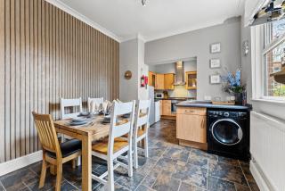 Trendy 6BR home, Monthly Savings, Parking - Fast WiFi - Family Friendly - 4