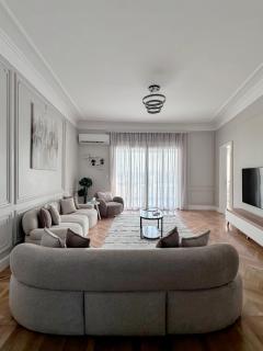 Luxury 5-Star Apartment, Prime Nile View - 0