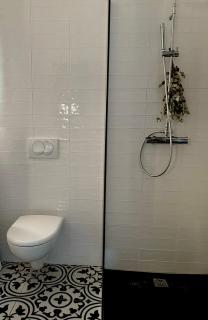 Peaceful Icelandic Retreat Near Nature & City - 5