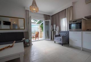 Aeolos Stone House by Booking Kottas - Nea Potidaea - 4