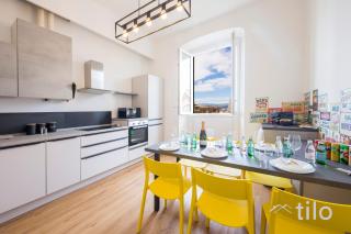 City Center, 2BR, Free Wifi & Netflix By Tilo - Genoa - 8