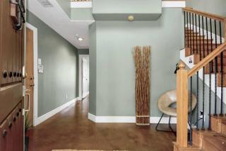 2bd Townhouse with Houston's city skyline view - 3