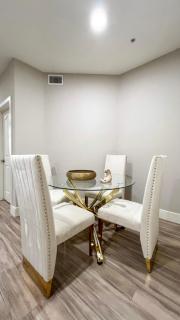 Modern Apartment in Trendy Area - 1