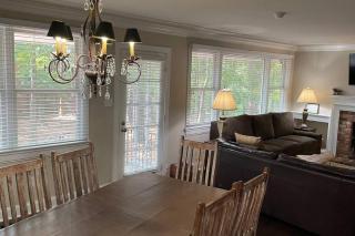 Amazing Location - Walk Across To North Hills - Raleigh - 3