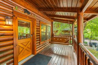 Alpenhaus Cozy Log Cabin - 2 Bedrooms, Hot Tub, amazing location! - Pigeon Forge - 9