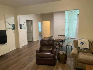 Entire 3B 2Ba Home- Close to Everything in Durham! - Durham - 4