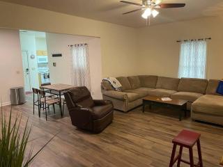 Entire 3B 2Ba Home- Close to Everything in Durham! - Durham - 1