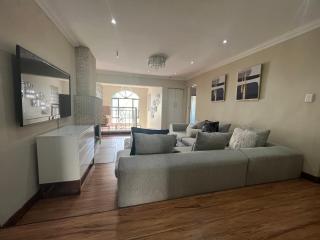 4 Bedroom Elegant House in Bryanston Sandton - Joanesburgo - 5