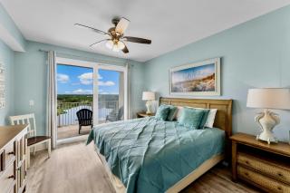 Family and Friends Beach Resort Condo for 8! Steps from the Beach! By Dolce Vita Getaways! - Panama City Beach - 0