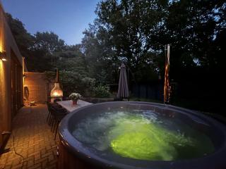 Holiday Home in Zelhem with Hot Tub & Forest - 9