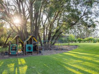 River View 5B Home near Freeway Shops Loganholme - 6