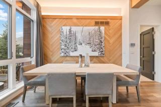 Riverfront Townhome 18 by East West Hospitality - 6