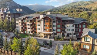 Riverfront Townhome 15 by East West Hospitality - 9