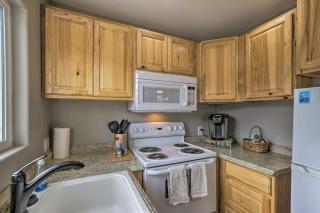 Lake Loon Hillside Cottage with Private Deck! - Loon Lake - 2