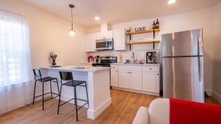 Private Studio Apt Near Downtown - 4 miles - San Antonio - 7