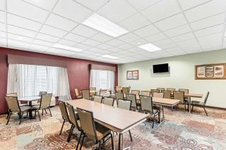 Best Western Holiday Manor - 3
