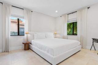 Casa Siesta- Hot tub Home Gym and Modern Design - Miami - 6