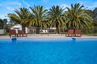 Las Palmas Hunter Valley Estate, 11m Pool, Kangaroos, Fire Pit, Playground - Lovedale - 0
