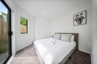 West Harbour Modern 4-Bedroom Retreat - Auckland - 1
