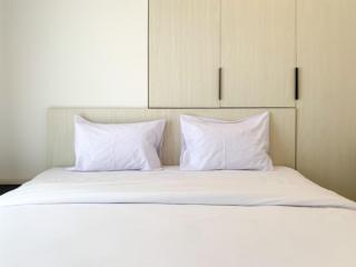 Comfort Strategic 2BR Apartment at Tokyo Riverside PIK 2 By Travelio - Rawalembang - 0