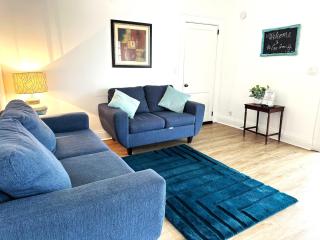 Downtown Retreat - 2BR Oasis - Columbus - 1