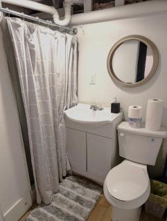 Downtown Retreat - Cozy Basement - Columbus - 3