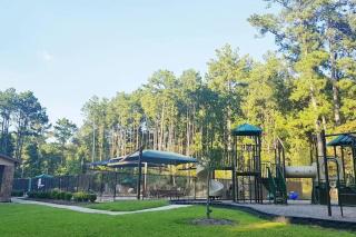 Tranquility 2 bedroom Villa by the lake with green backyard - 7