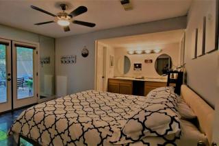 Tranquility 2 bedroom Villa by the lake with green backyard - 6