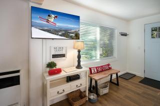 The Brook Ave Bungalow - 3