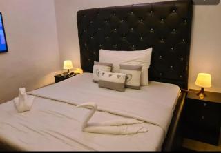 PALAIS ROYALE HOTEL & SUITEs - Ijebu Ode - 4