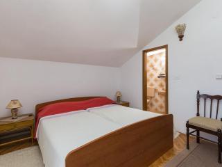 Apartments Kisic - Two-Bedroom Apartment with Balcony and Sea View potkrovlje - Mlini - 5
