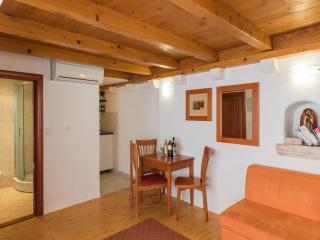 Apartments Ivana Old Town -Superior Studio - APT2 - 1