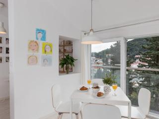 Cozy Dubrovnik Apartment - One-Bedroom Apartment with Sea View - Dubrovnik - 4
