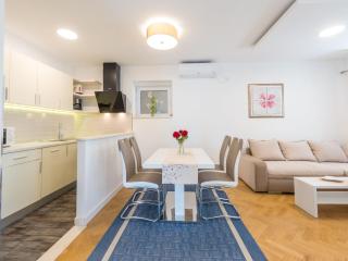 Apartments Lucija - Two Bedroom Apartment with Balcony and Sea View - Dubrovnik - 1