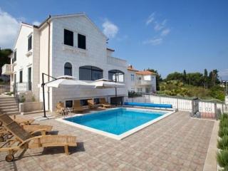 Apartments Villa Grlica - One Bedroom Apartment With Balcony and Garden View A2 - Sutivan - 4