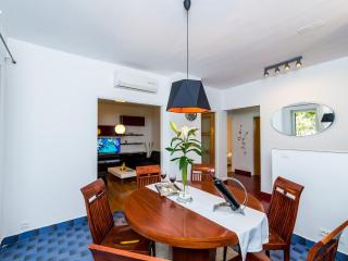 Apartment Valonija - Two Bedroom Apartment with Terrace and Garden View - 4