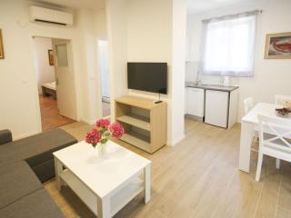 Apartment Goge - One-Bedroom Apartment with Balcony - 8