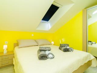 Apartments Donita - Comfort Two Bedroom Apartment with Balcony and Sea View - Slano - 3