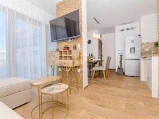 Villa LA-Two Bedroom Apartment with Terrace - Drvenik Veli - 0