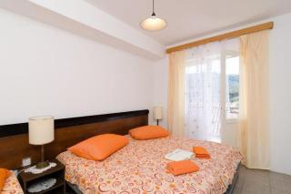 Apartment Dalmatin uljana - Two-Bedroom Apartment 1 - Žuljana - 2