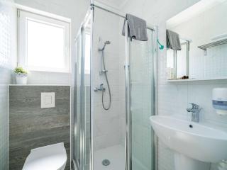 Apartments Villa Lukas - ''No 11'' Gallery Studio Apartment with Balcony and Sea View - 4