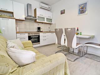 Green Garden House - Four Bedroom House with Private Pool - Žrnovo - 6